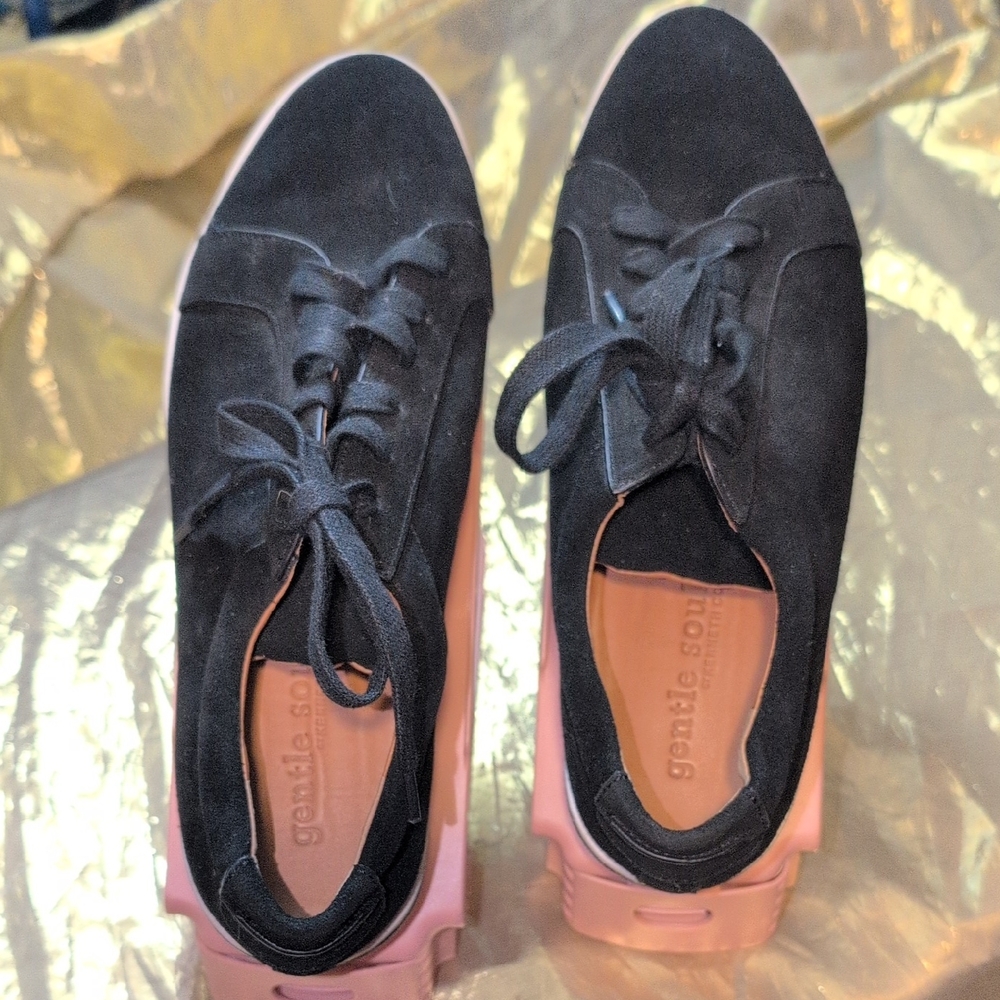 Kenneth Cole Gentle Soul Haddie Black Suede Lace-Up Sneakers Women's Size 10
